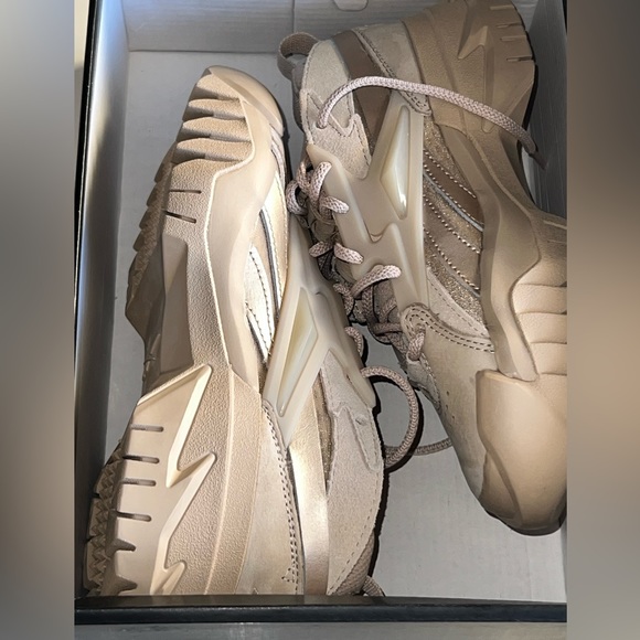 Women's Reebok Cardi B Club C V2 - Picture 12 of 13